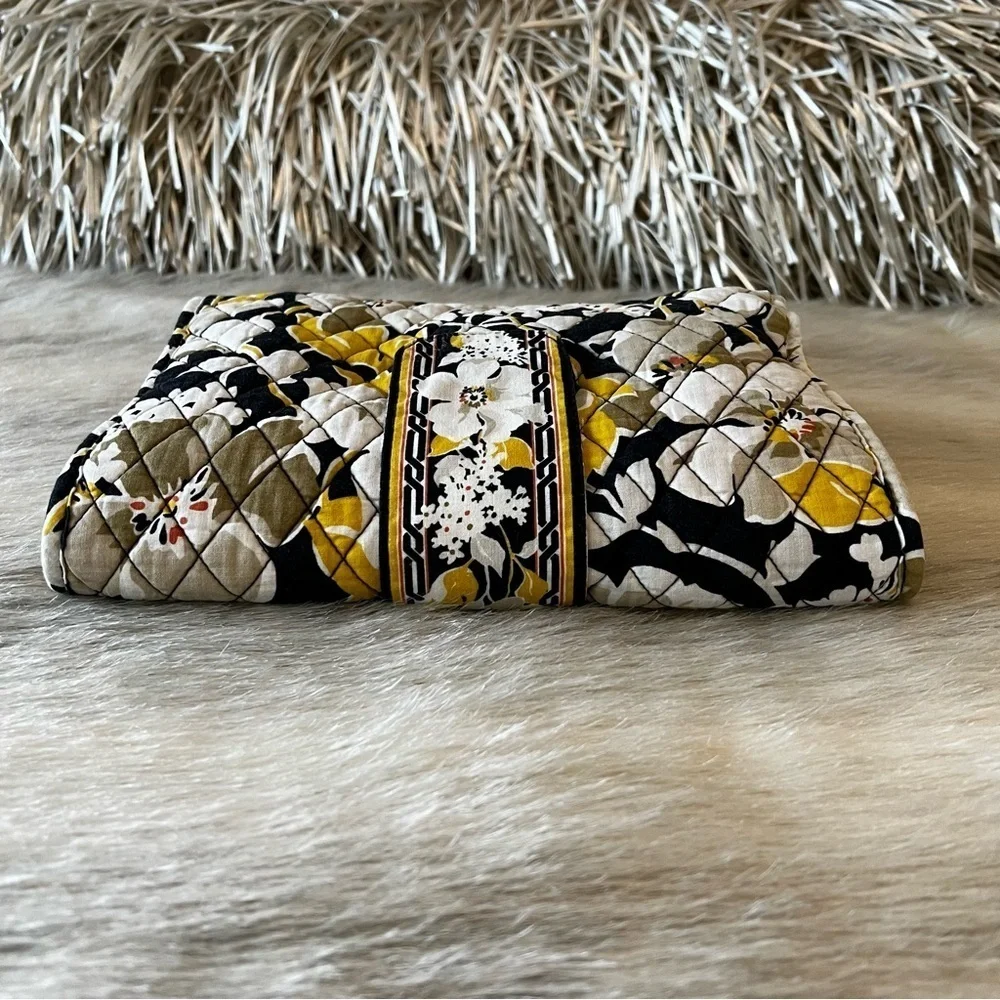 VERA BRADLEY Dogwood 2012 Baby Changing Pad Clutch Black Yellow White Floral